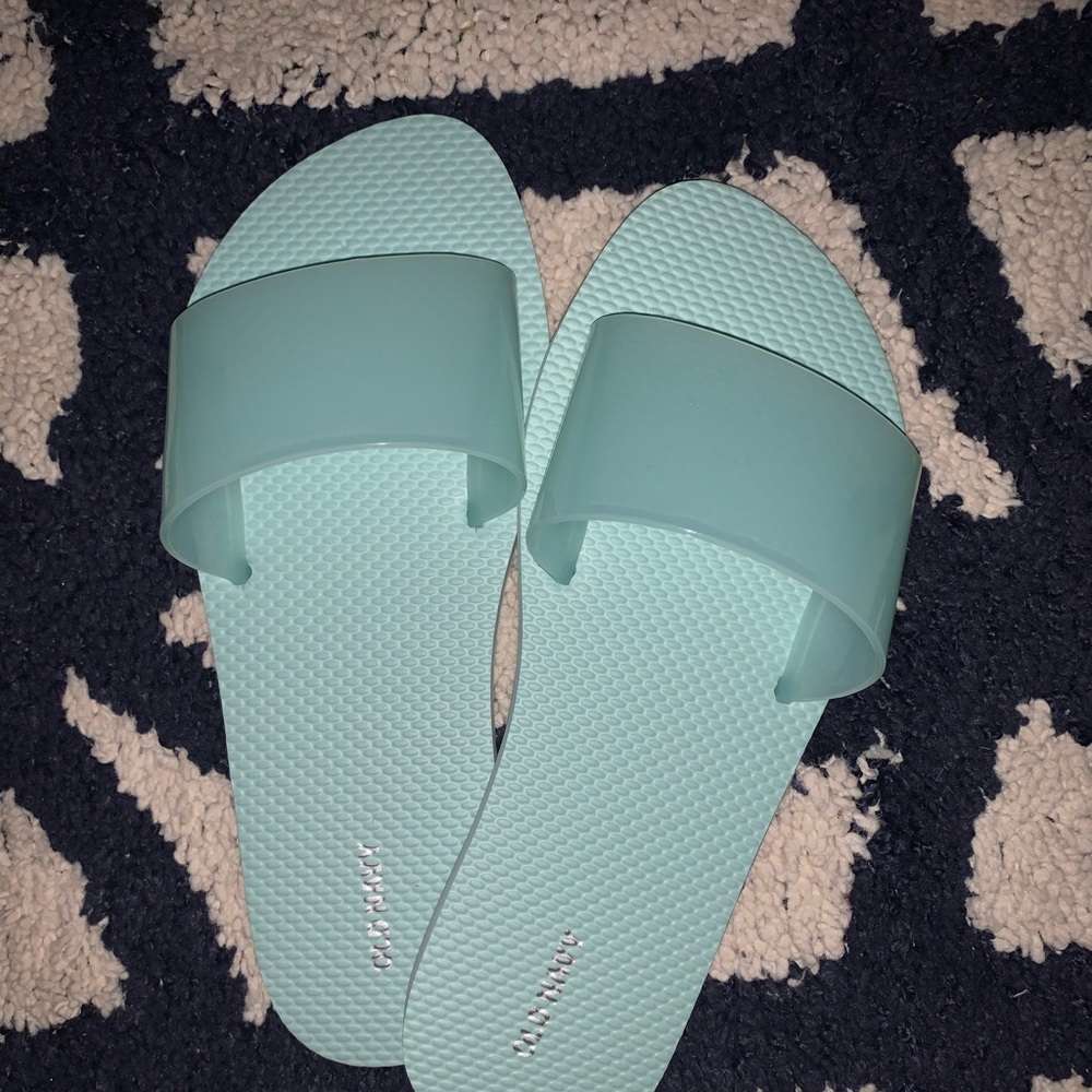 Sandles